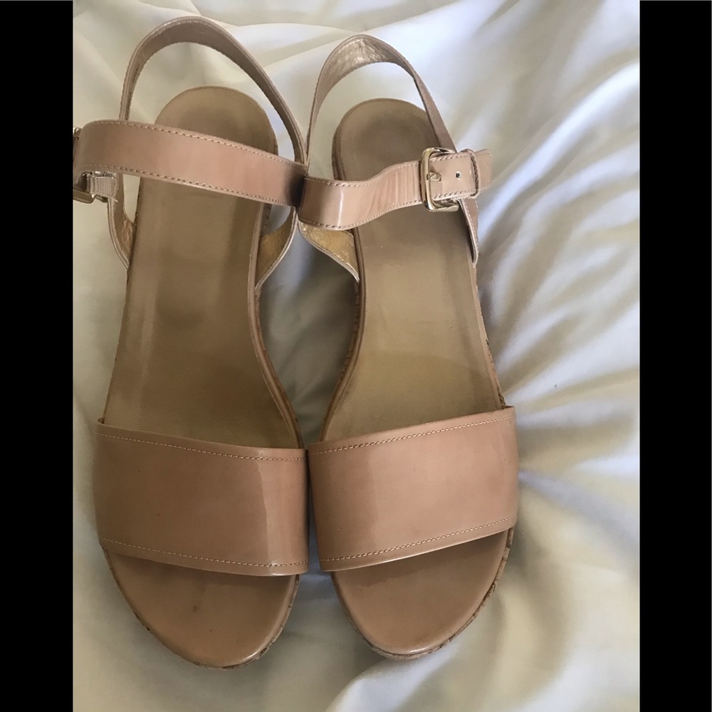 Stuart Weitzman tan patent sandals